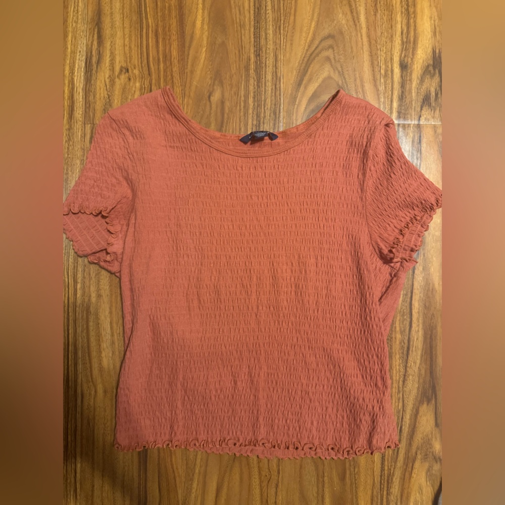American Eagle burnt orange short sleeve crop top